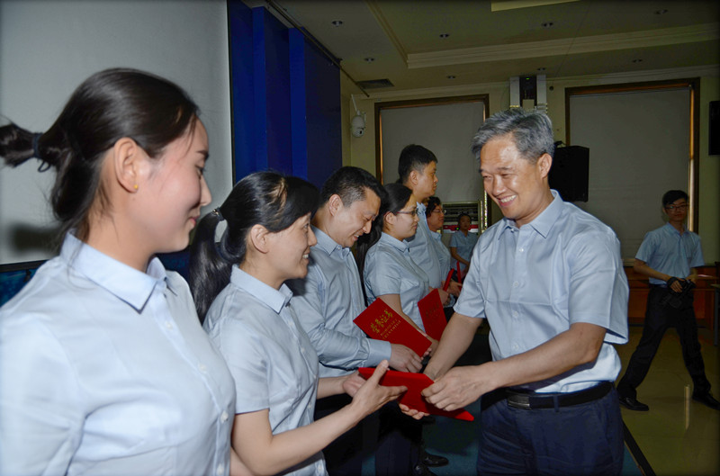 6北大醫(yī)療淄博醫(yī)院組織慶“五.四”青年節(jié)慶祝及表彰大會_副本.jpg